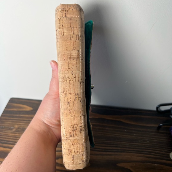 Handmade Cork Wallet with Tiger Fabric - Picture 2 of 4